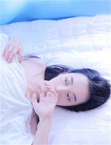 《娇妻玩4P被三个男人伺候电影-广东碧桂园林同学》