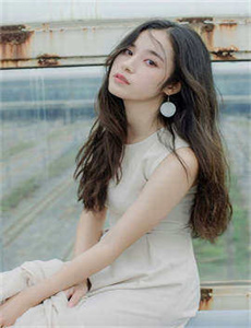《久久九九日本韩国精品-美女囗交》